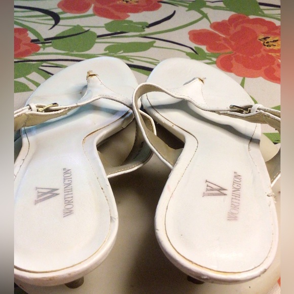 Worthington Shoes - ❤️❤️❤️White sandals with low heel. Need be bundle